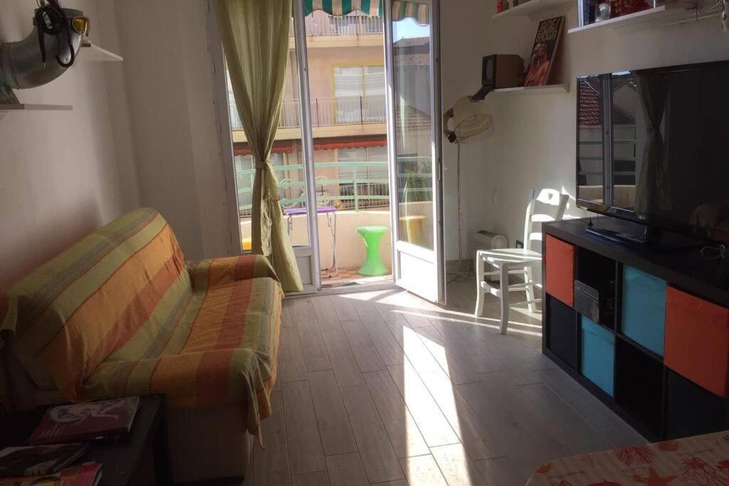 Grand F2 60Mq Centre Antibes, Proche Plages, Commerces, 2 Balcons, Parking, Train, Bus, Deco Vintage, Pet Friendly, Ideal Famille Ou 1-2 Couples 외부 사진