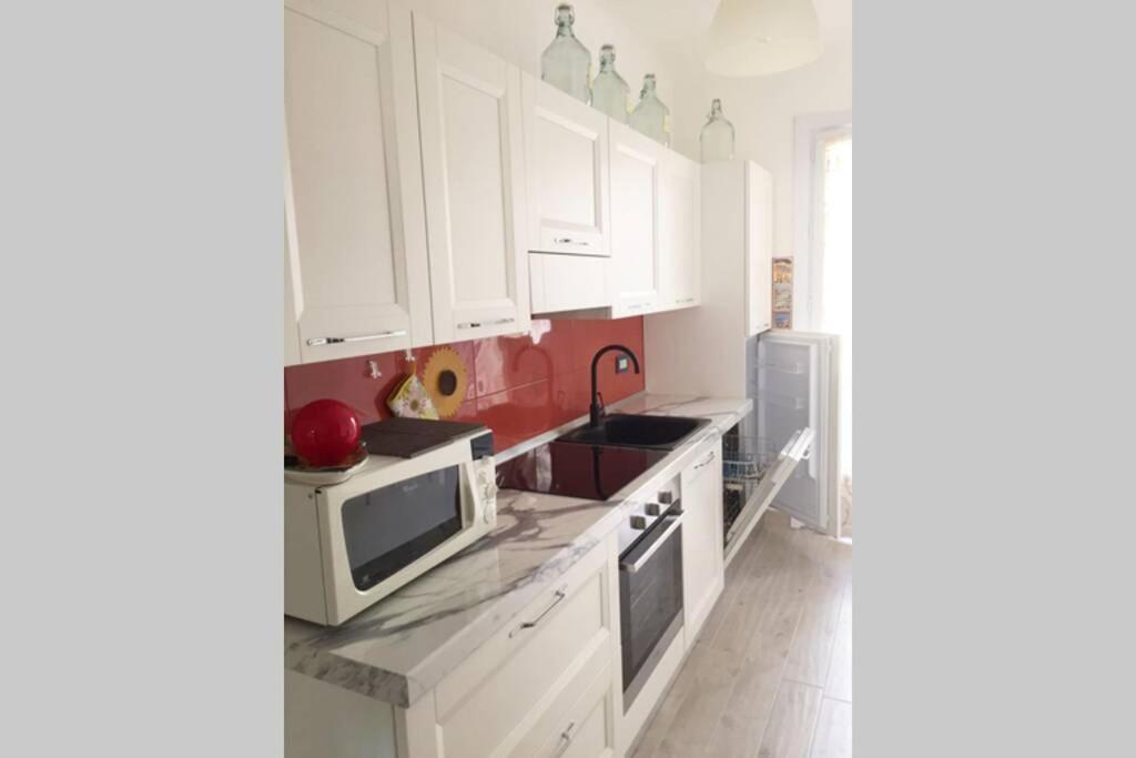 Grand F2 60Mq Centre Antibes, Proche Plages, Commerces, 2 Balcons, Parking, Train, Bus, Deco Vintage, Pet Friendly, Ideal Famille Ou 1-2 Couples 외부 사진