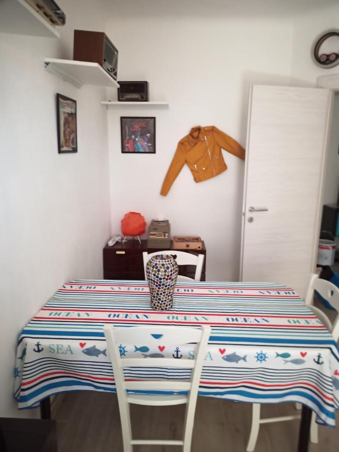 Grand F2 60Mq Centre Antibes, Proche Plages, Commerces, 2 Balcons, Parking, Train, Bus, Deco Vintage, Pet Friendly, Ideal Famille Ou 1-2 Couples 외부 사진