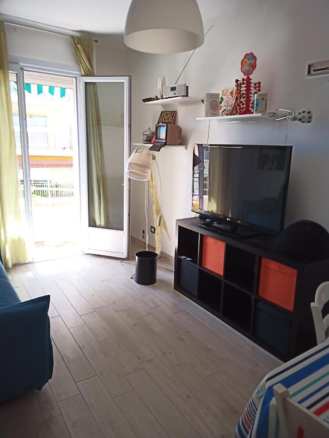 Grand F2 60Mq Centre Antibes, Proche Plages, Commerces, 2 Balcons, Parking, Train, Bus, Deco Vintage, Pet Friendly, Ideal Famille Ou 1-2 Couples 외부 사진