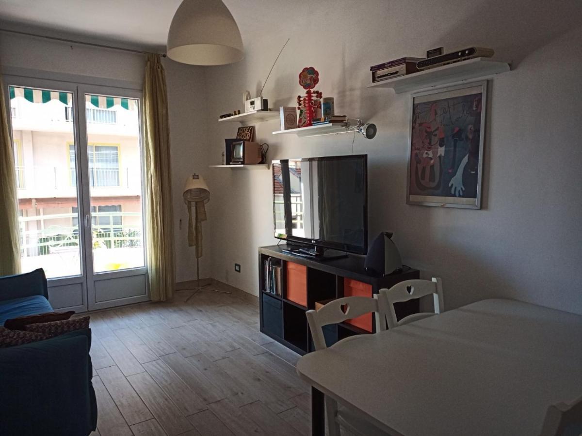 Grand F2 60Mq Centre Antibes, Proche Plages, Commerces, 2 Balcons, Parking, Train, Bus, Deco Vintage, Pet Friendly, Ideal Famille Ou 1-2 Couples 외부 사진