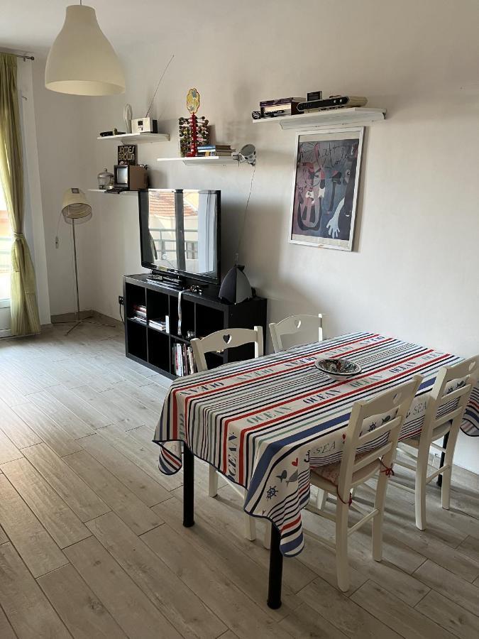 Grand F2 60Mq Centre Antibes, Proche Plages, Commerces, 2 Balcons, Parking, Train, Bus, Deco Vintage, Pet Friendly, Ideal Famille Ou 1-2 Couples 외부 사진